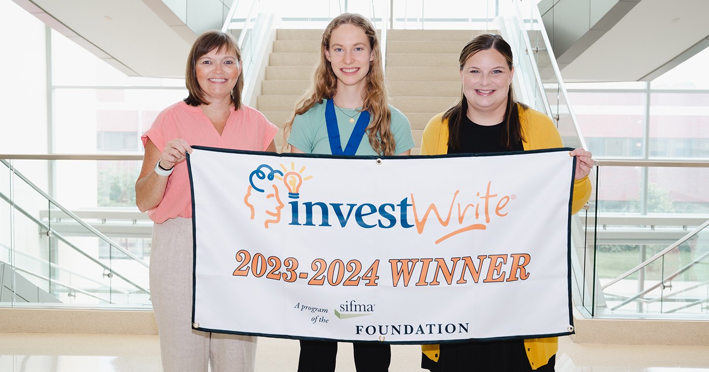 Duwelling Captures Eighth Place at National Investment Competition