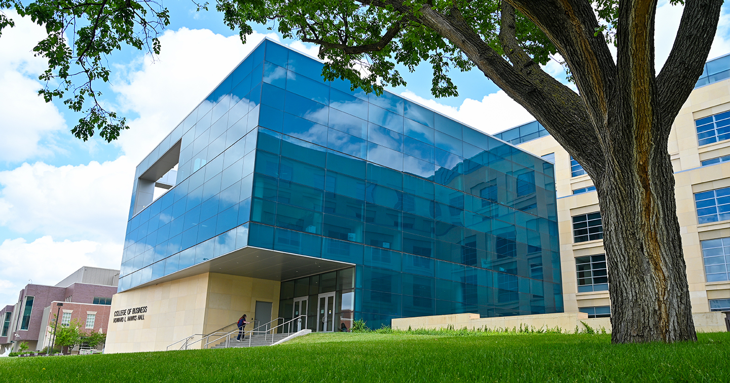 Spring Dean’s List Recognizes 1,323 Business Students