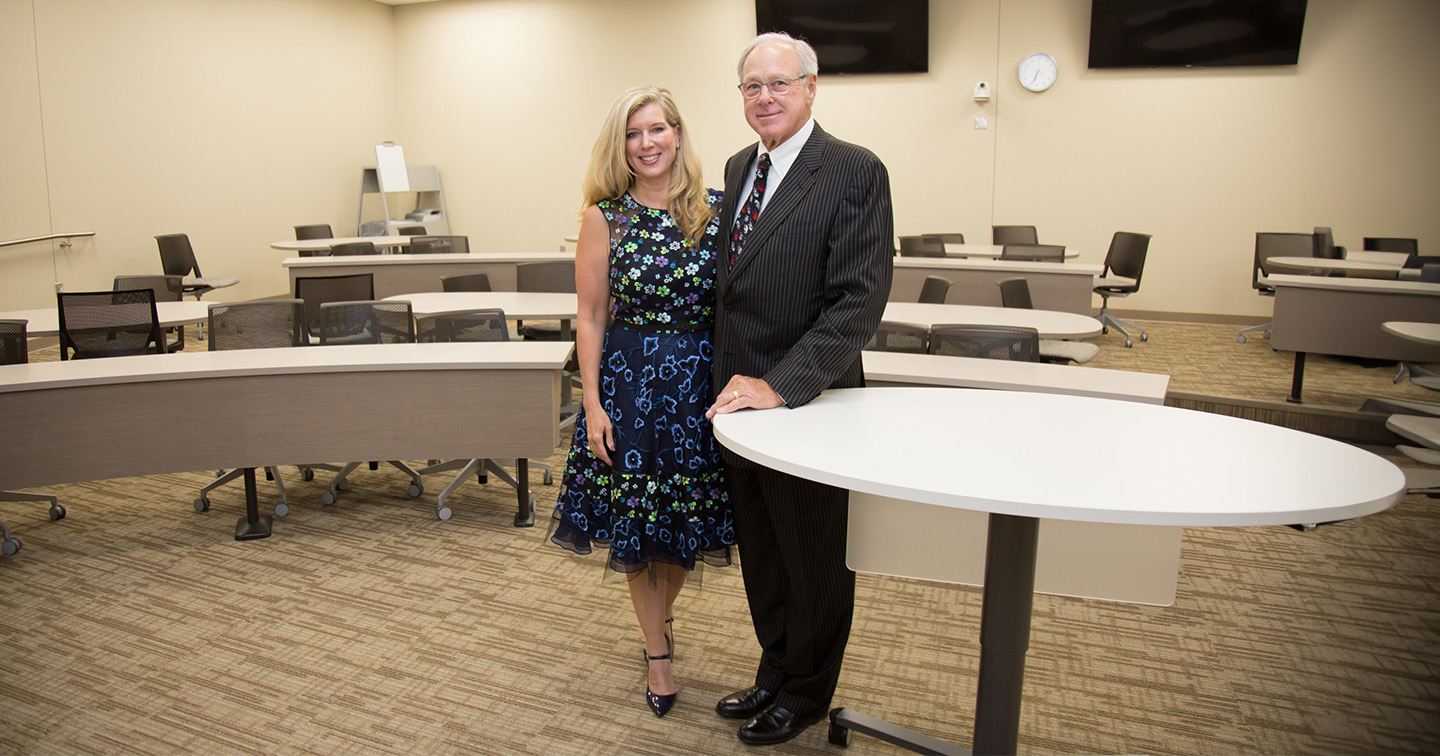 Lisa and Tom Smith Make Generous Pledge to Support Nebraska Business Faculty